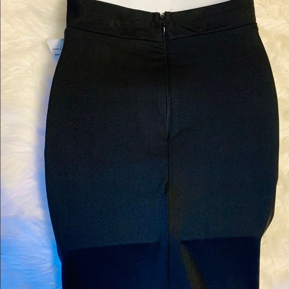 Black BodyCon Dress 🖤 - Picture 7 of 7